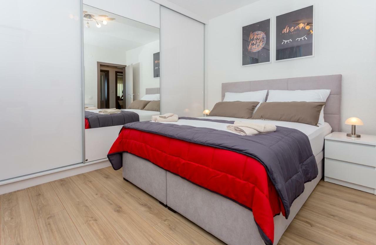Apartments Iva Brstilo Omiš Zewnętrze zdjęcie